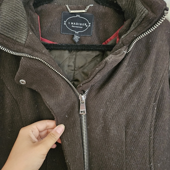 WINTER COAT - Picture 3 of 8